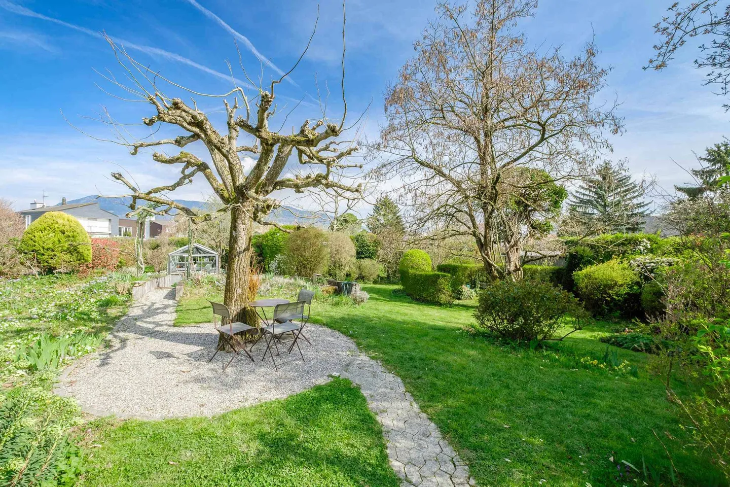 CO-ESCLUSIVITÀ - Villa d'architetto atipica nel cuore della campagna ginevrina - Foto 12 di 13