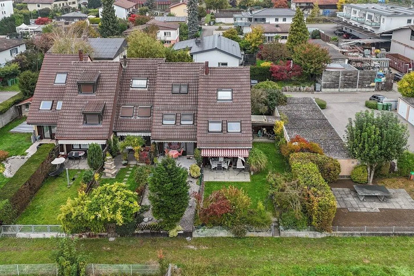 Casa a schiera angolare 4½ locali con giardino, garage e parco giochi - Foto 2 di 13