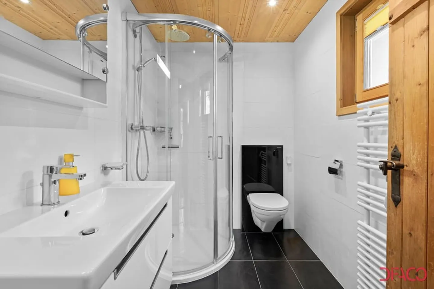 Weekly Rental - CHALET Les Bartavelles - Photo 3 of 13