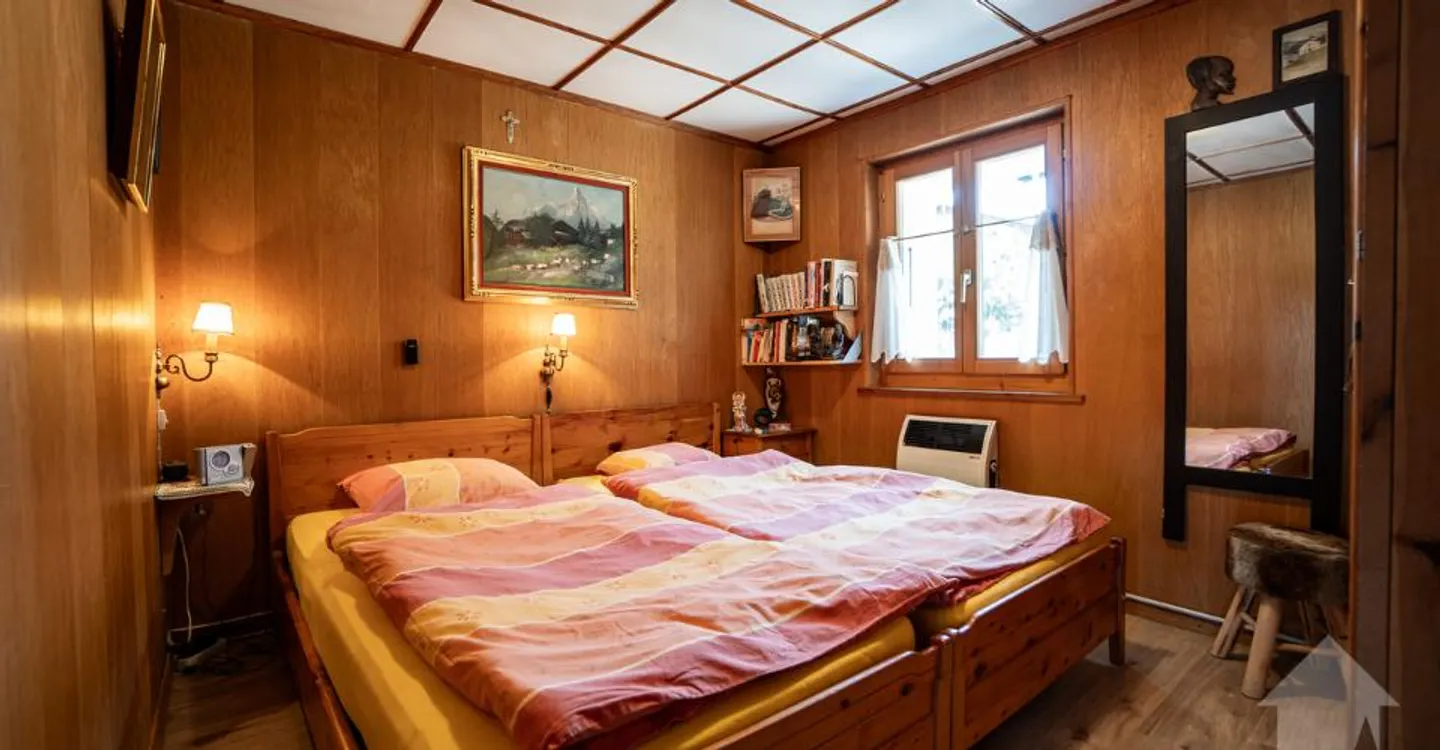 Charming chalet in Mottec with two independent apartments - Photo 4 of 12
