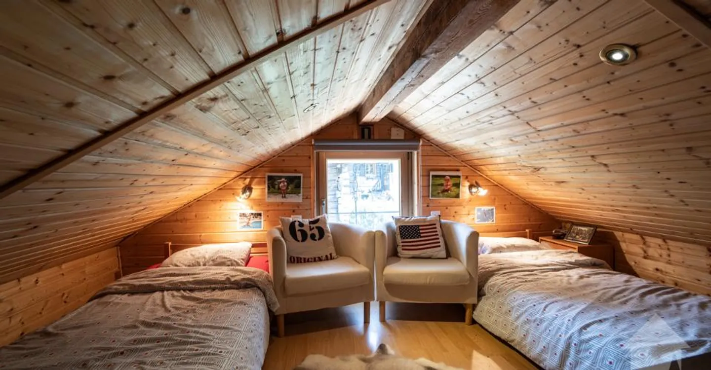 Charming chalet in Mottec with two independent apartments - Photo 7 of 12