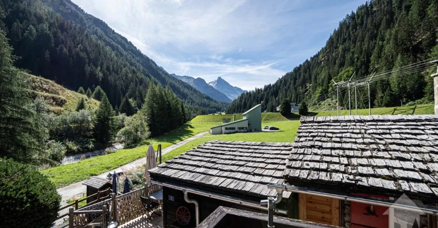 Charming chalet in Mottec with two independent apartments - Photo 8 of 12