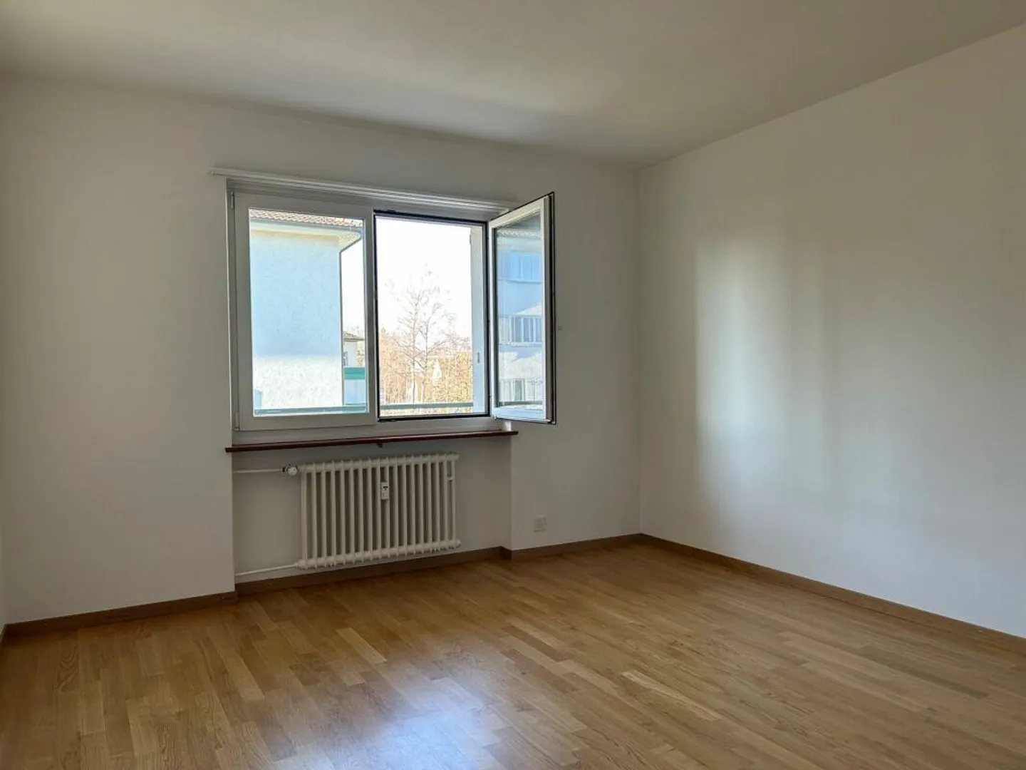 Charmante 4.5-Zimmer-Wohnung an ruhiger Lage - Foto 2 von 6