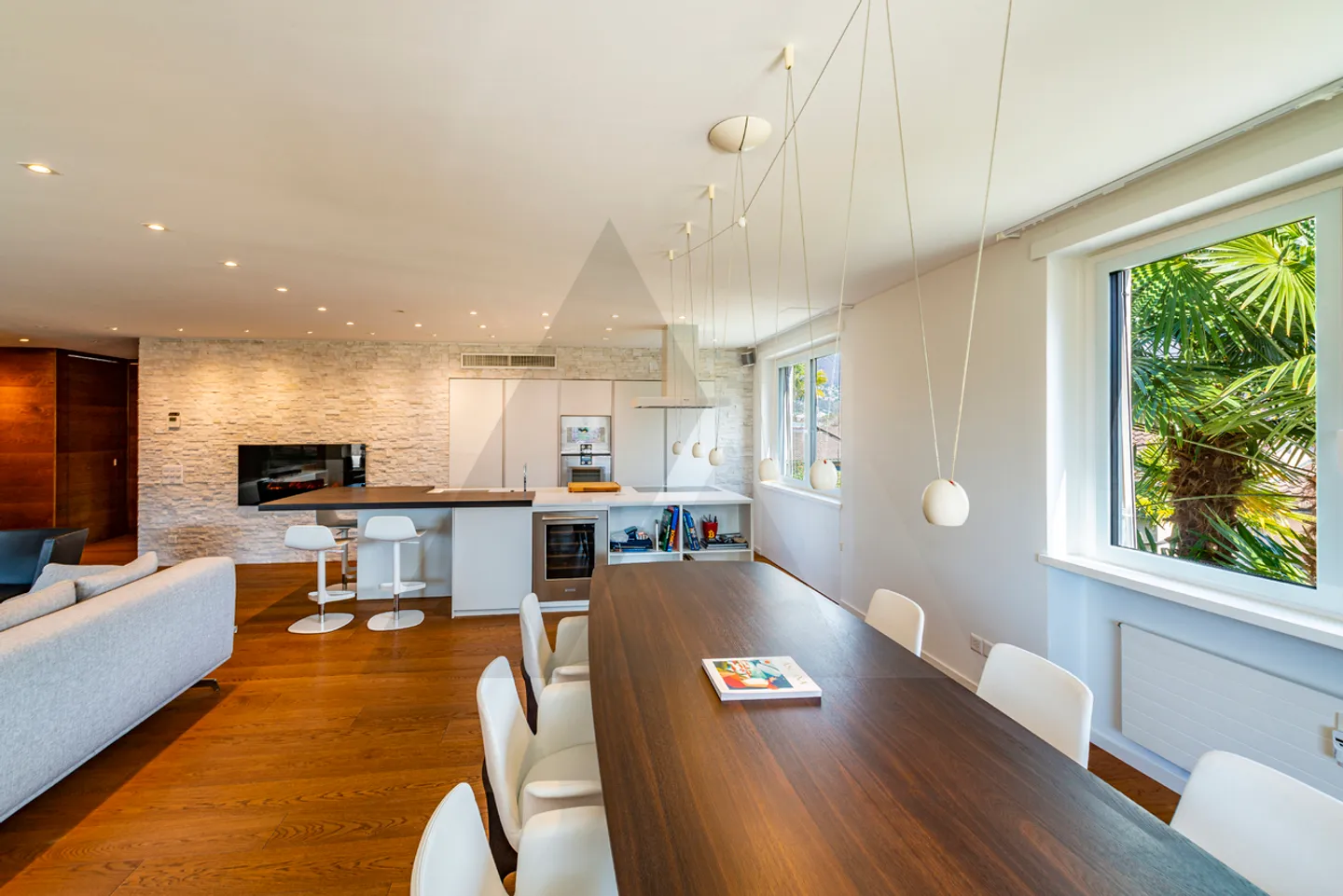 APARTMENT WITH INCLUDED DESIGN FURNITURE, POOL AND FITNESS - Photo 7 of 14