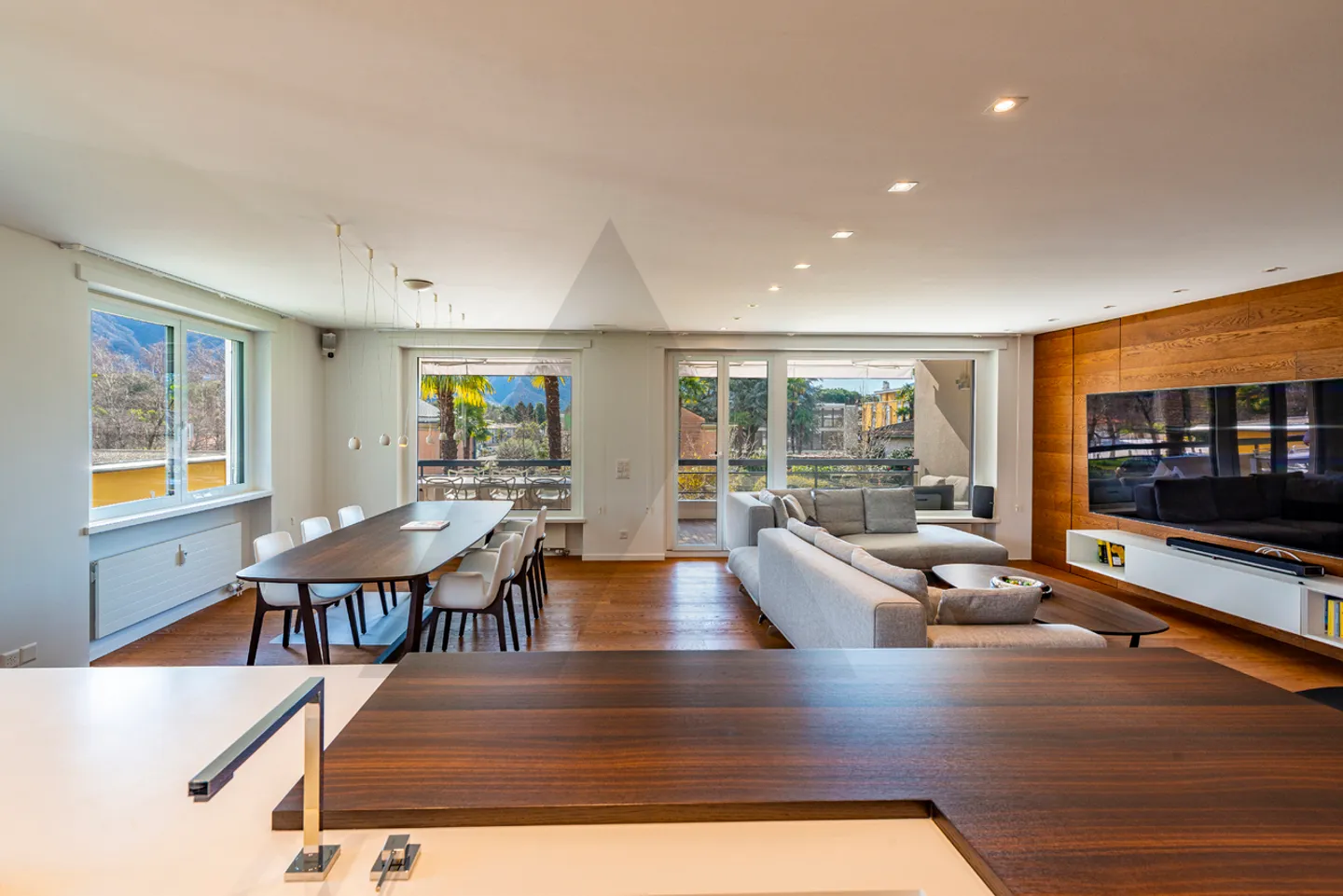 APARTMENT WITH INCLUDED DESIGN FURNITURE, POOL AND FITNESS - Photo 8 of 14