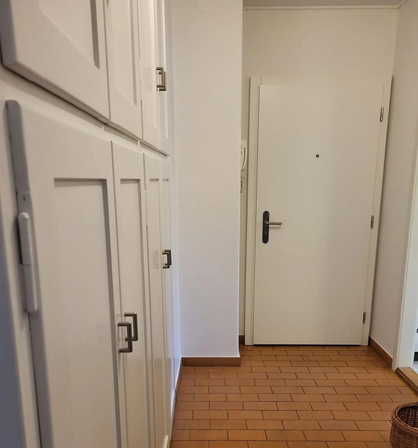Appartamento 3 camere in una posizione tranquilla vicino al lago - Foto 2 di 6