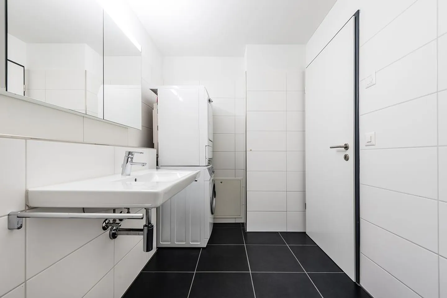 Appartamento moderno in prossimità diretta del lago! - Foto 5 di 7