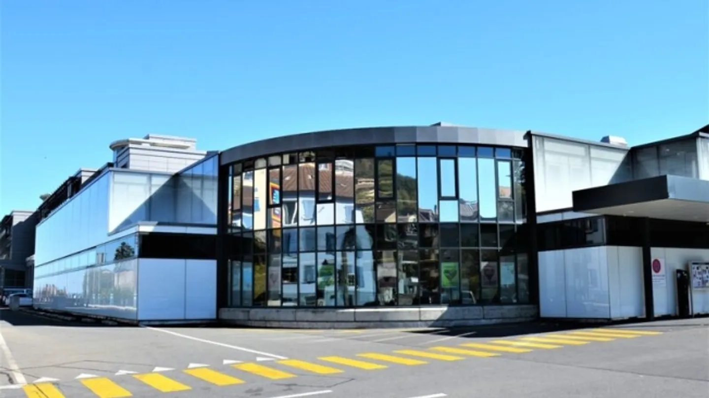 Deposito di 597m2 - Vicino al centro città e all'autostrada di Neuchâtel - Foto 1 di 1