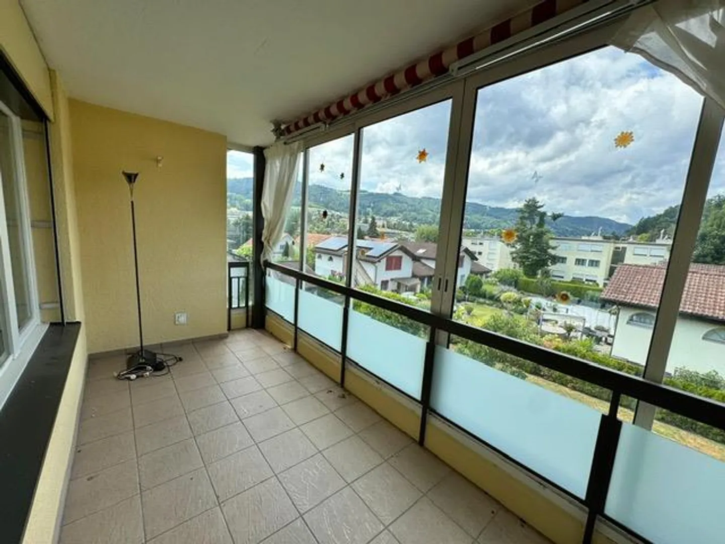 Appartamento luminoso e spazioso con bella vista - Foto 4 di 9