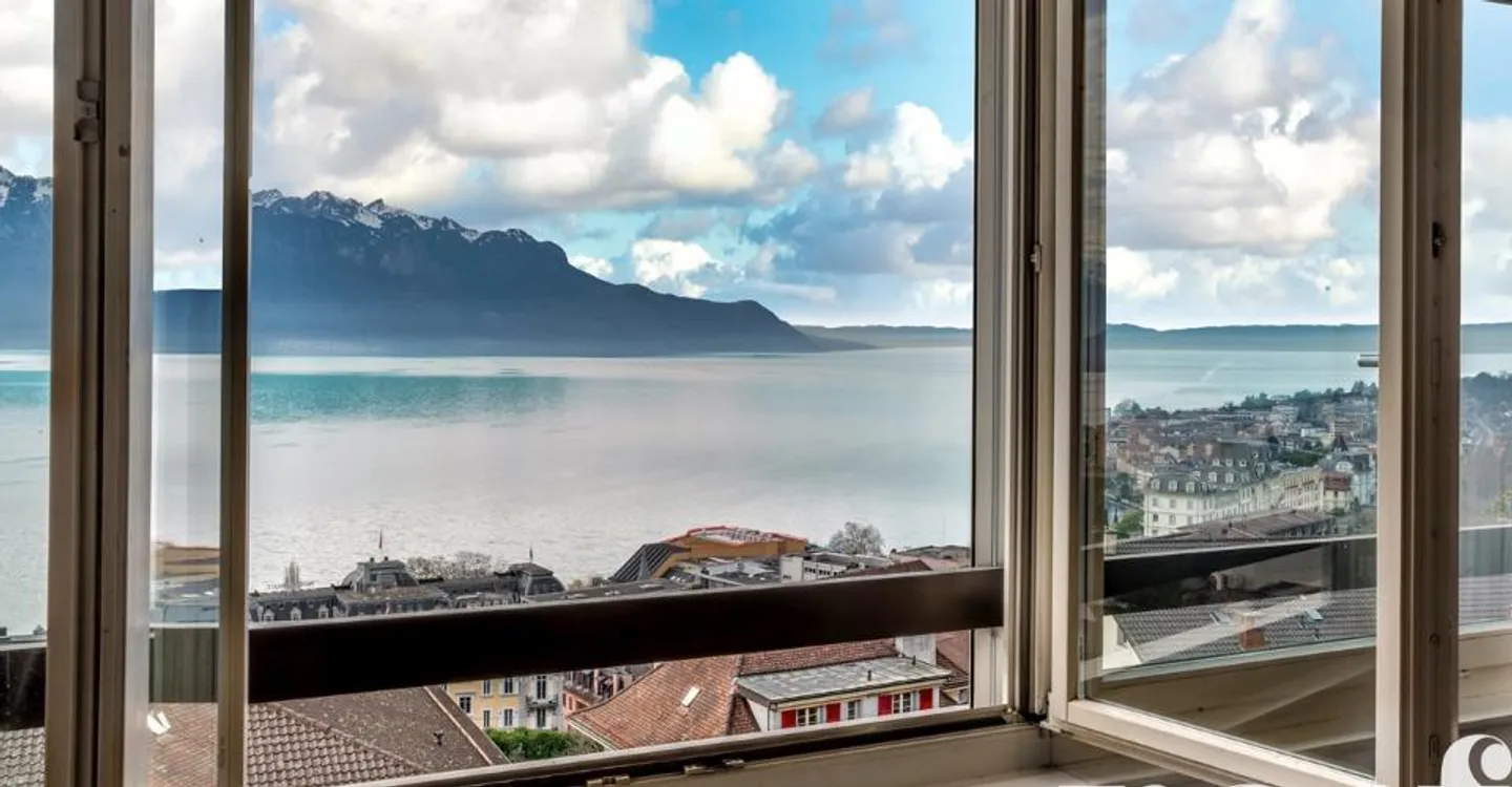 Superbe Appartement avec Vue sur le Lac - Photo 4 sur 12