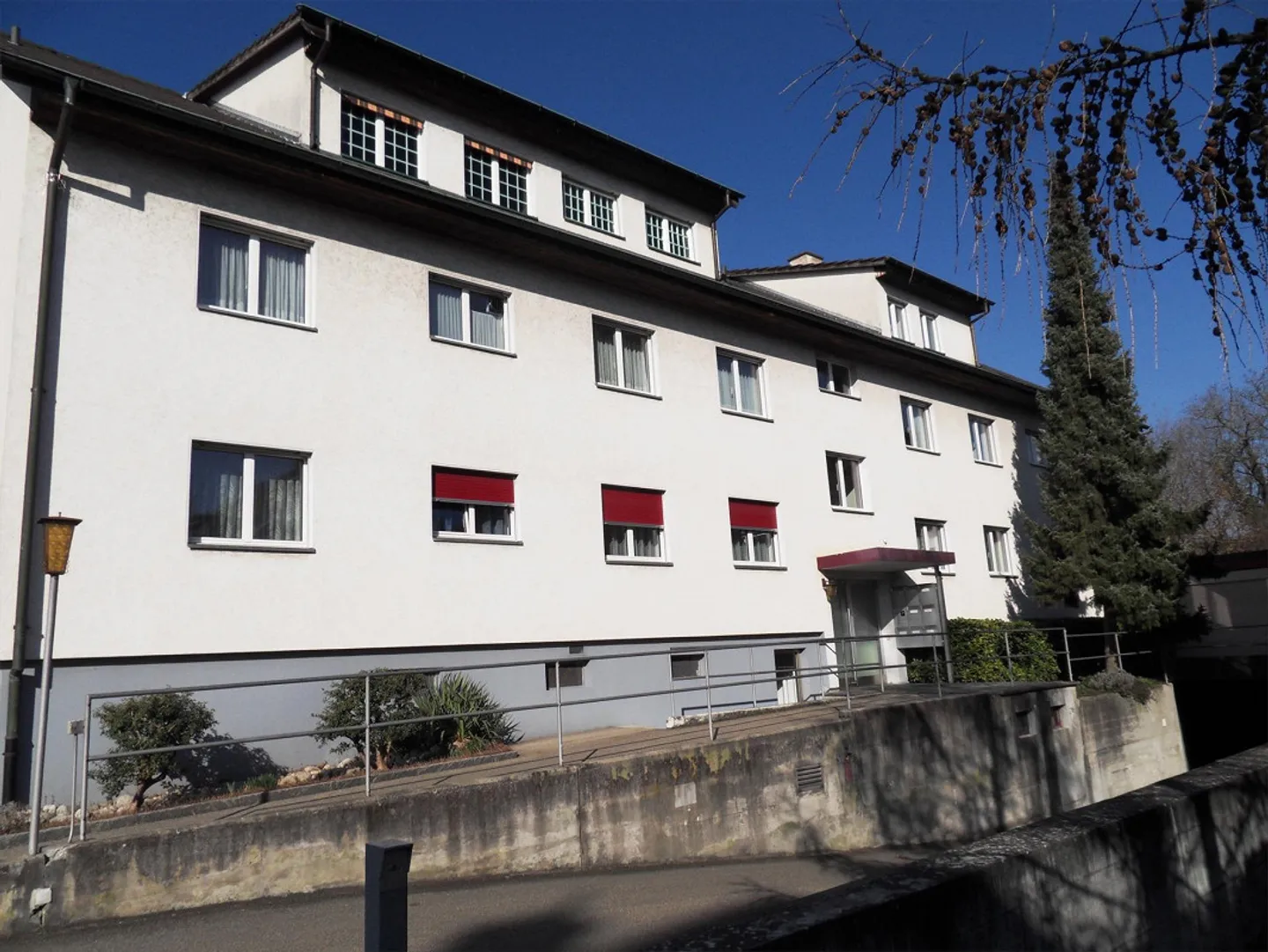 Beautiful 6-room penthouse apartment in Riehen - Photo 1 of 4
