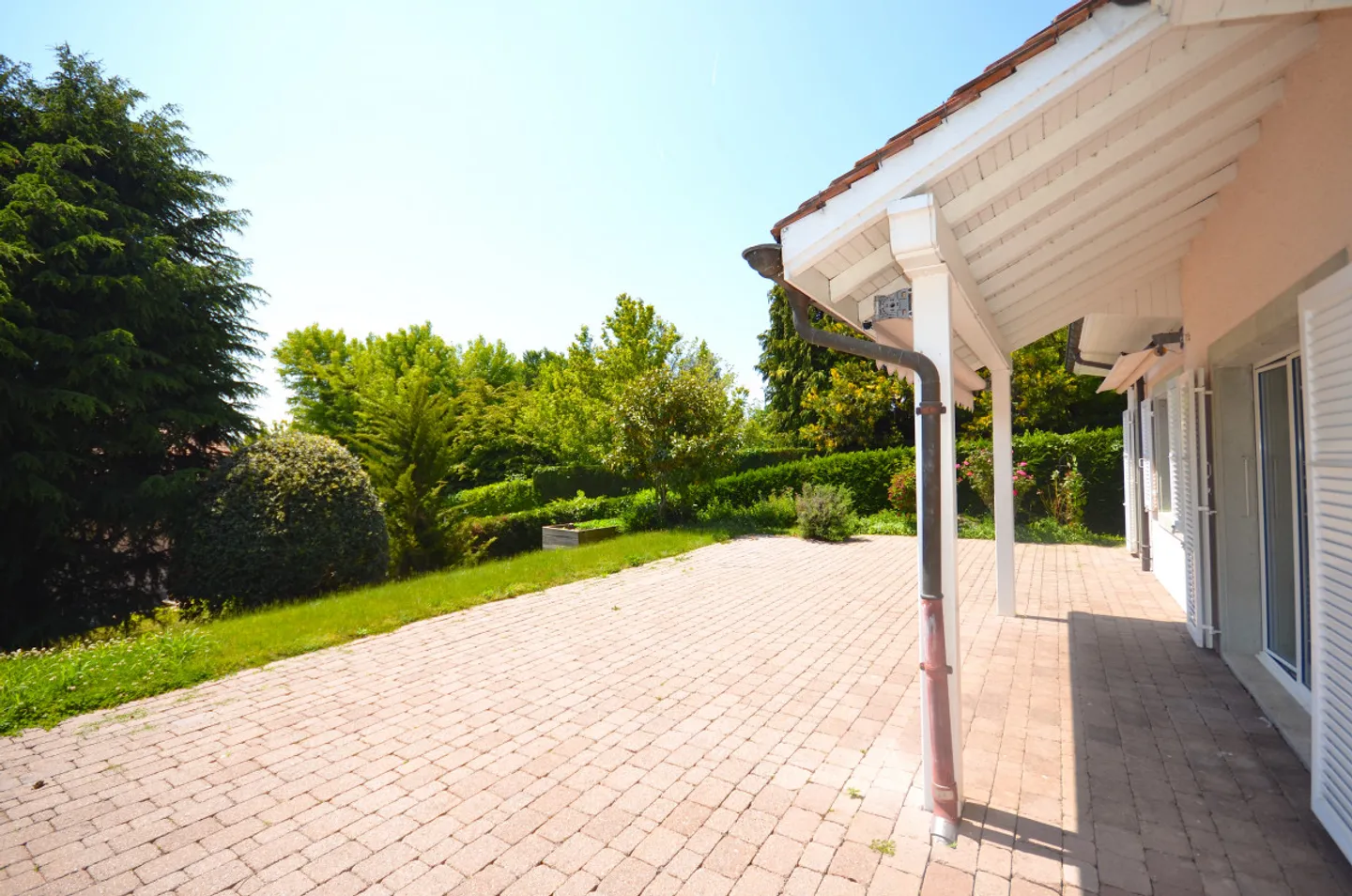 Two Villas on the Shore of Lake Geneva in Saint-Prex, with Private Lake Access - Photo 13 of 13
