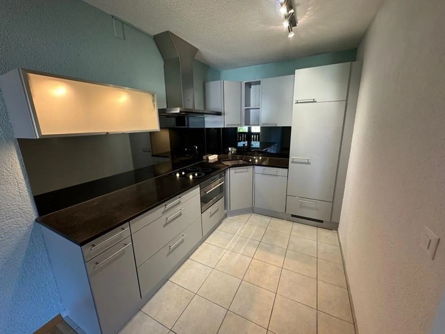 Ampio appartamento di 2,5 locali in centro - Foto 3 di 9