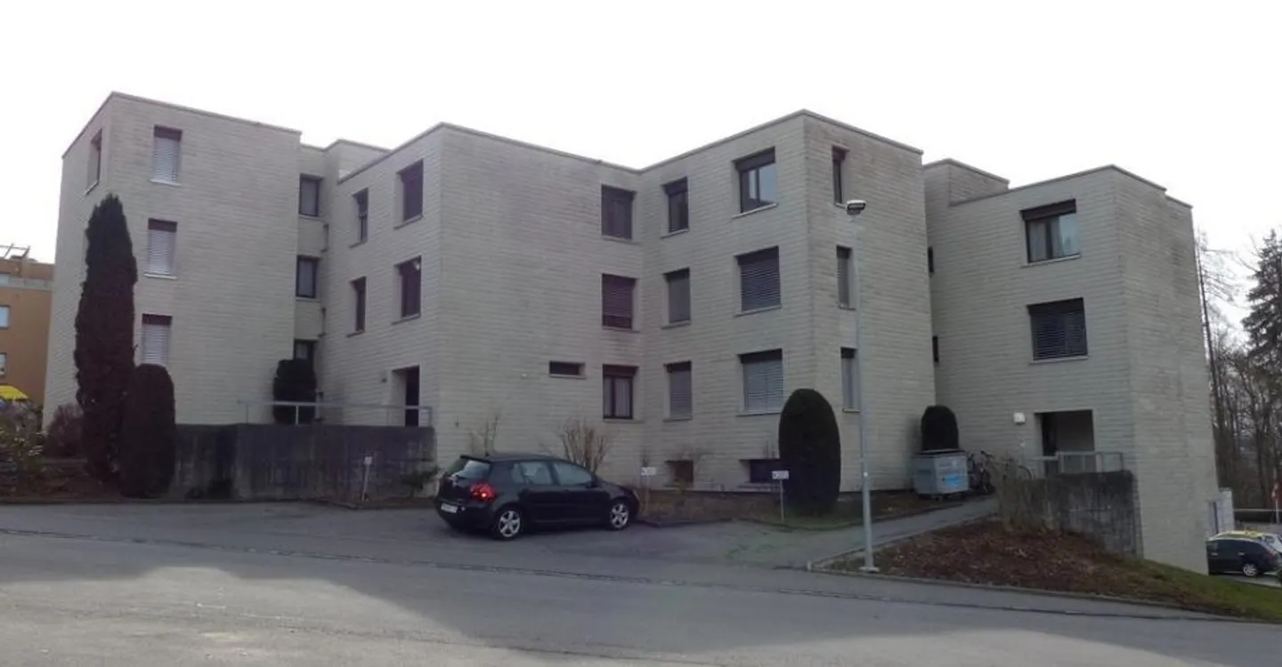 Spacious, family-friendly apartment in a quiet location - Photo 1 of 11