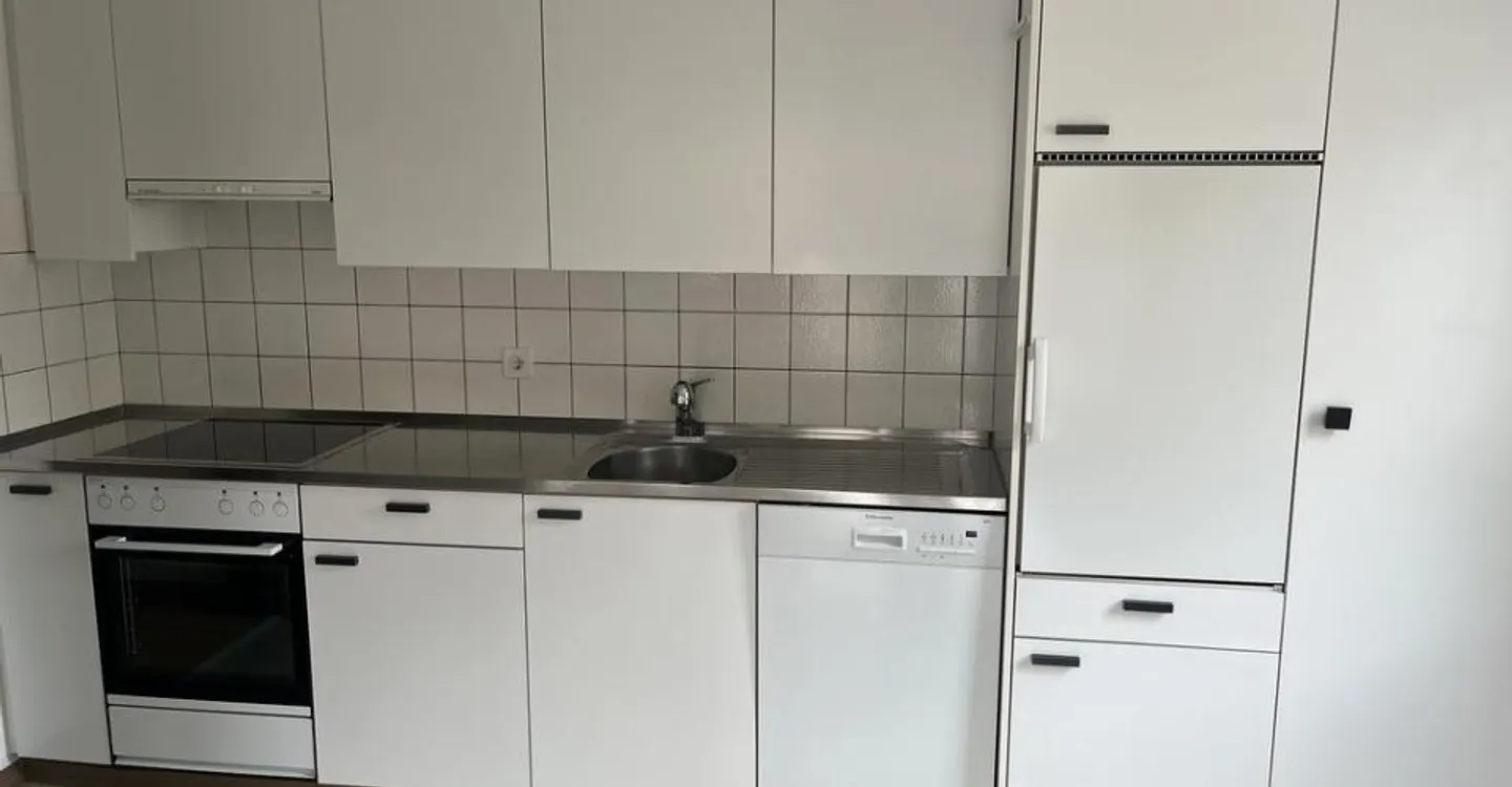 Spacious, family-friendly apartment in a quiet location - Photo 2 of 11