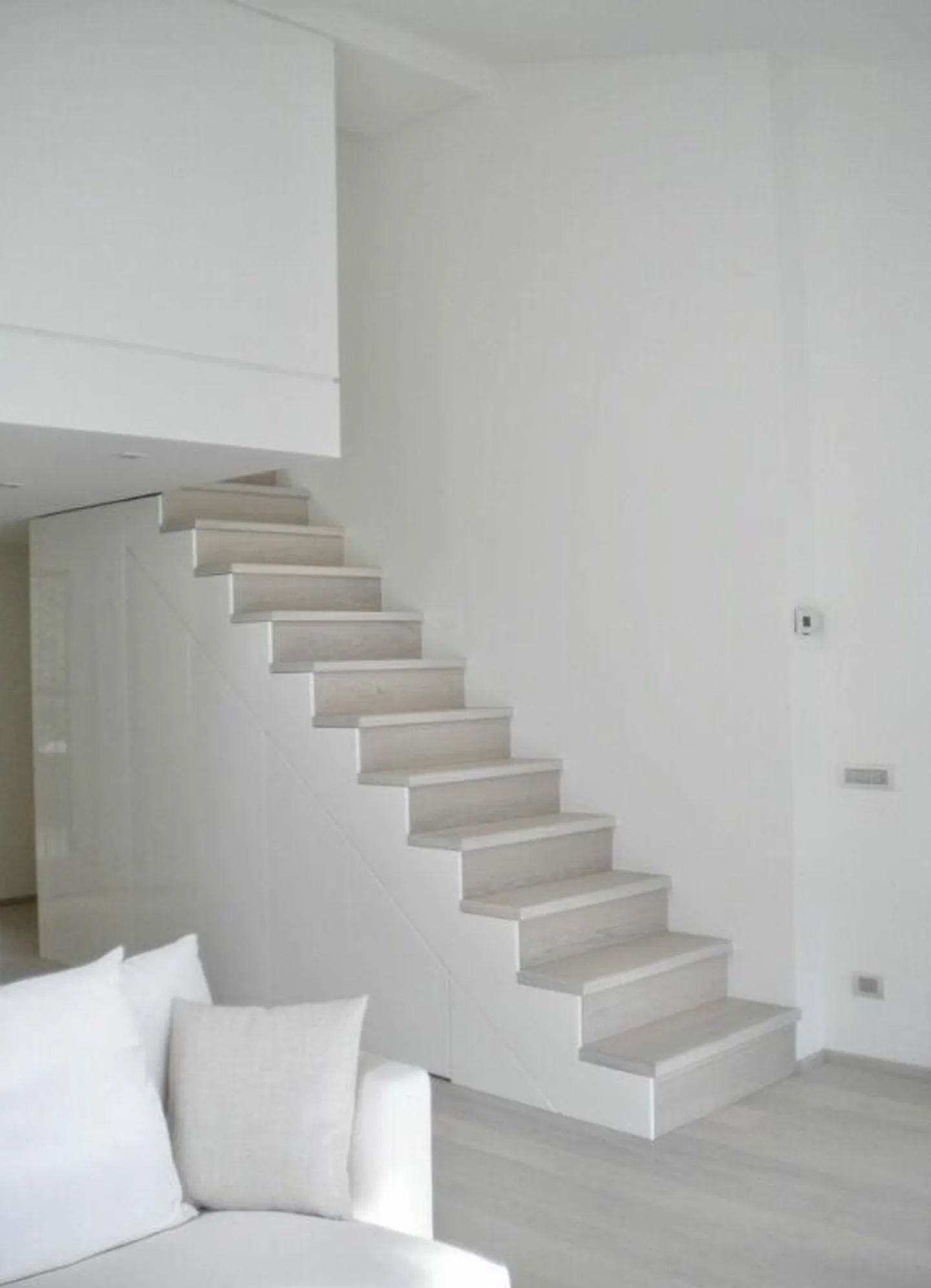 Morcote: Elegante attico anche 2° residenza con vista sul lago di Lugano, 2,5 locali - Foto 9 di 12