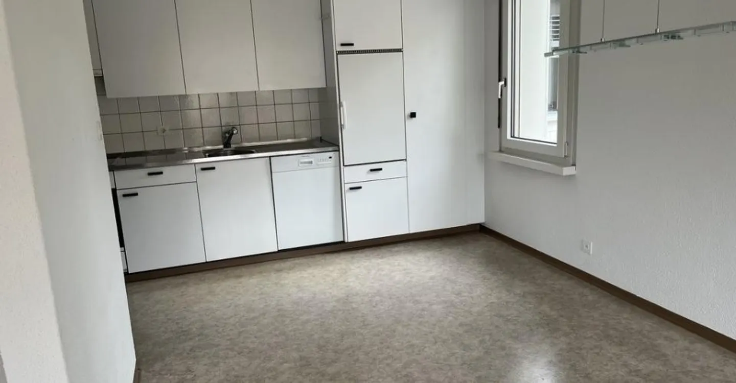 Spacious, family-friendly apartment in a quiet location - Photo 3 of 11