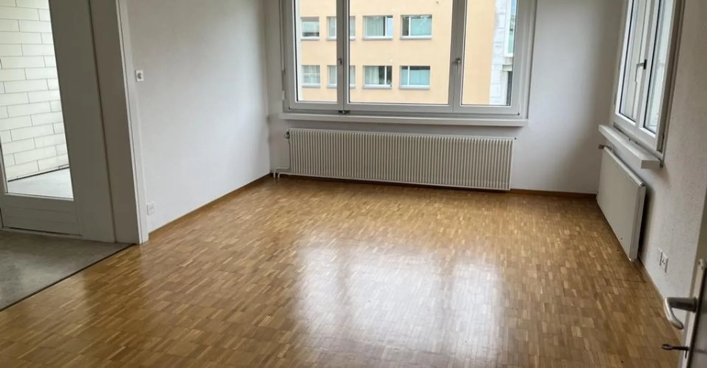 Spacious, family-friendly apartment in a quiet location - Photo 4 of 11