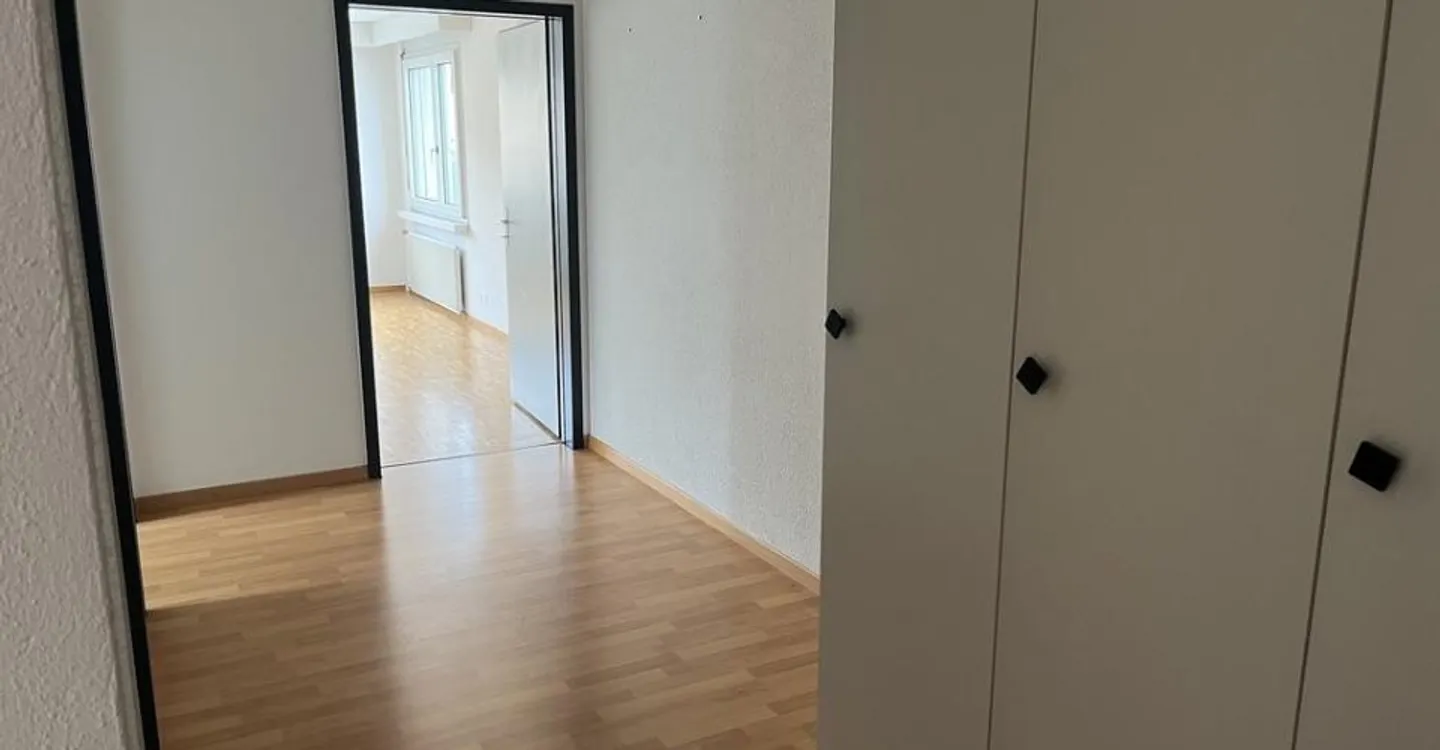 Spacious, family-friendly apartment in a quiet location - Photo 9 of 11