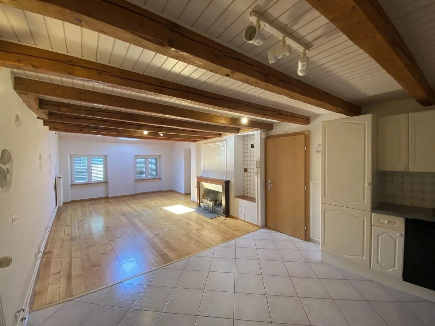 3,5-Zimmer-Wohnung (ca. 90 m2) im 3. Stock - Foto 1 von 11