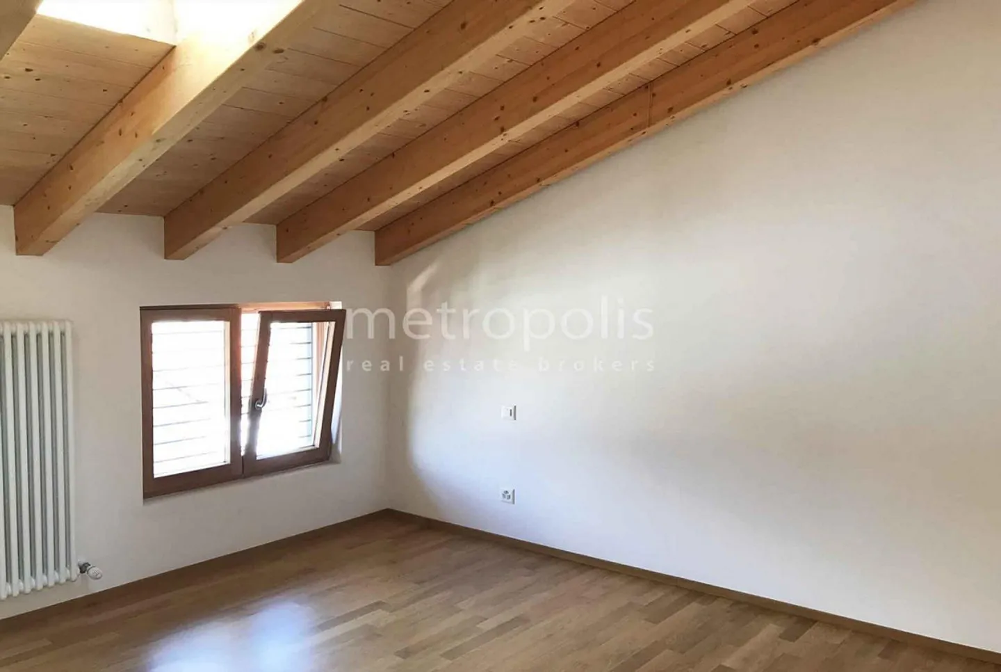 BEAUTIFUL 3.5 ROOMS ON THE TOP FLOOR IN RANCATE - Photo 6 of 10