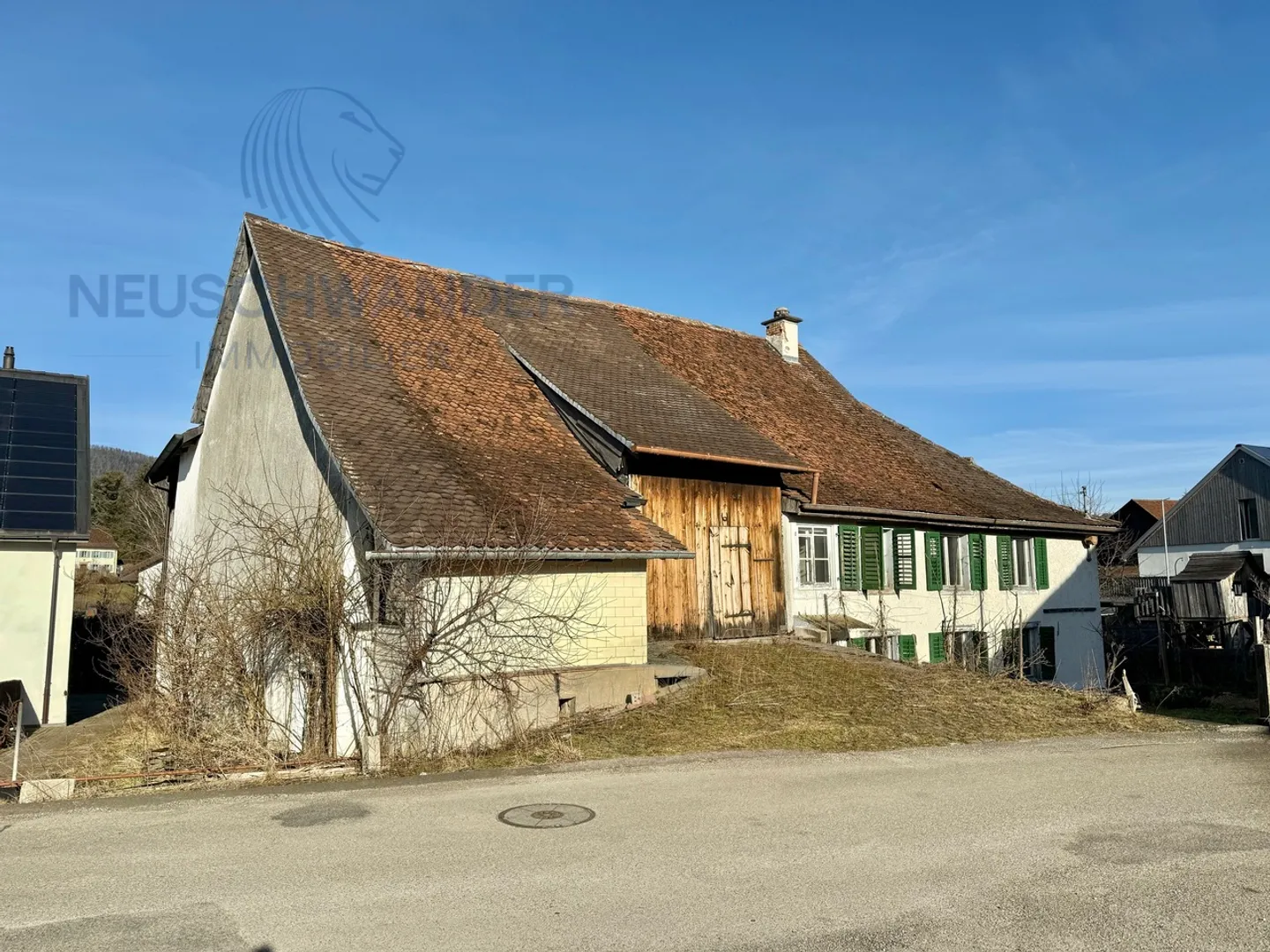 Gebäude mit hohem Renovierungspotenzial und ideal gelegen - Foto 3 von 28