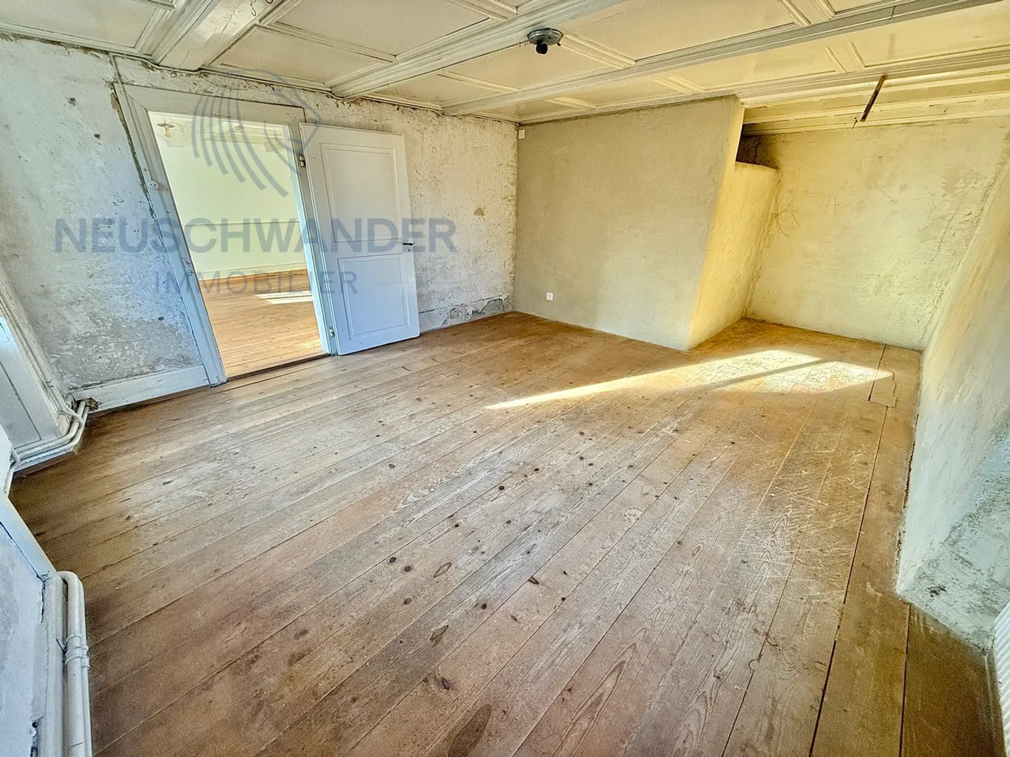 Gebäude mit hohem Renovierungspotenzial und ideal gelegen - Foto 11 von 28