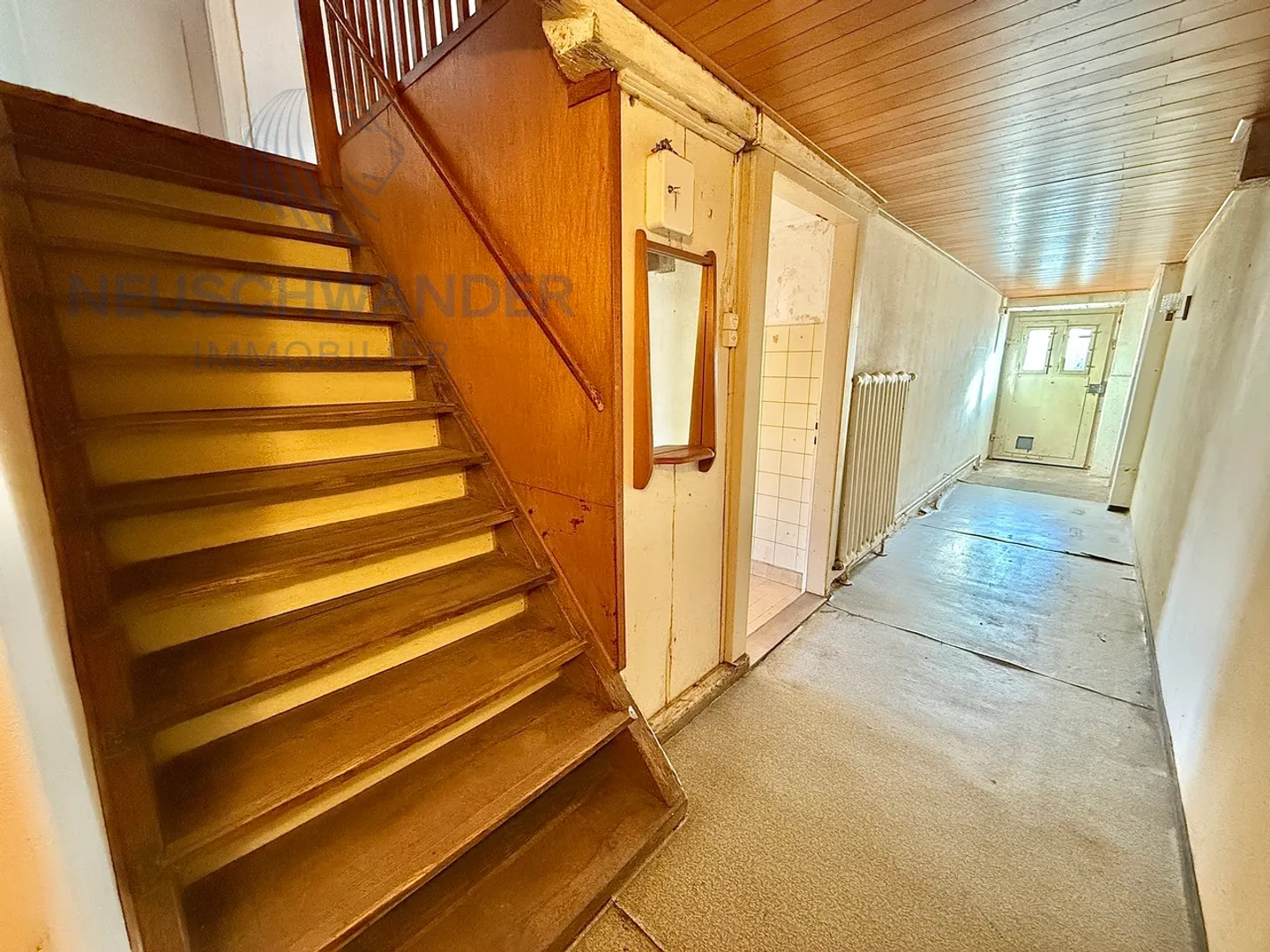 Gebäude mit hohem Renovierungspotenzial und ideal gelegen - Foto 14 von 28