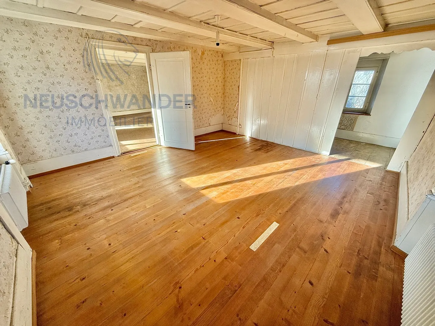 Gebäude mit hohem Renovierungspotenzial und ideal gelegen - Foto 19 von 28