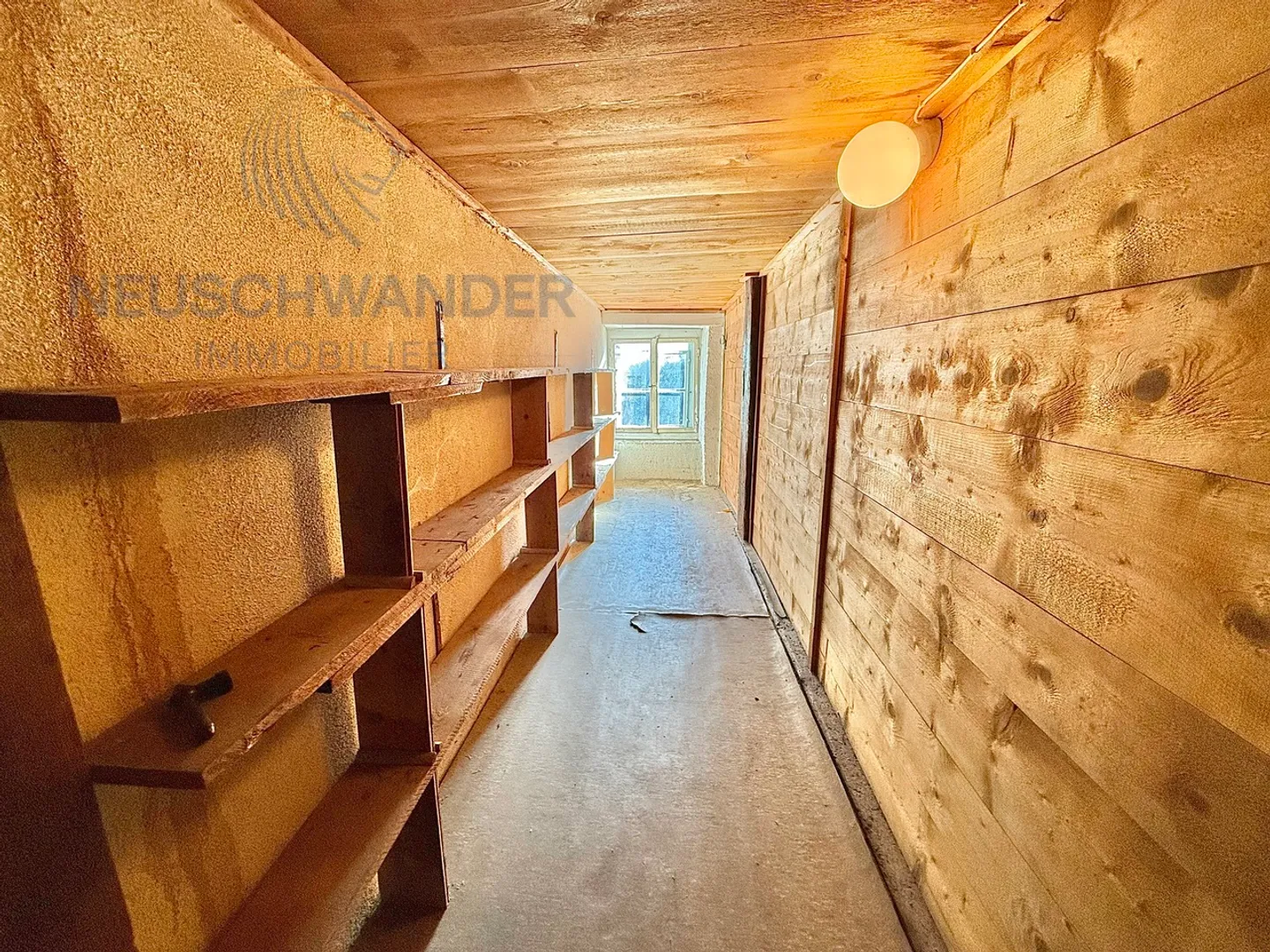 Gebäude mit hohem Renovierungspotenzial und ideal gelegen - Foto 21 von 28