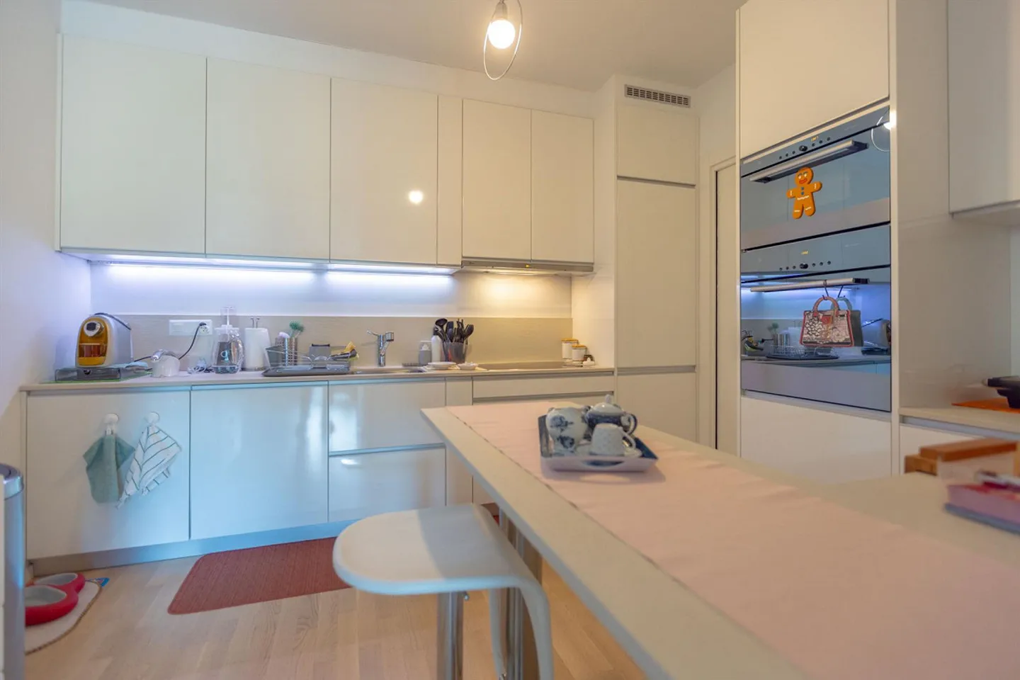 SPACIOUS AND MODERN 4.5 HIGH STANDING APARTMENT WITH TERRACE IN BREGANZONA - Photo 3 of 9