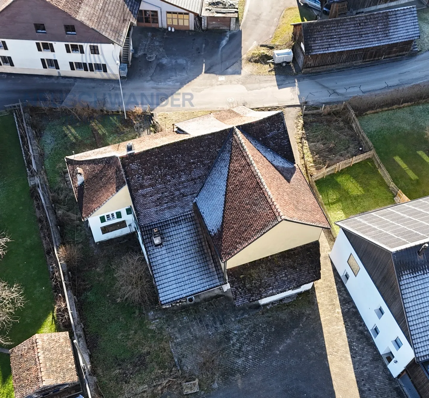 Gebäude mit hohem Renovierungspotenzial und ideal gelegen - Foto 27 von 28