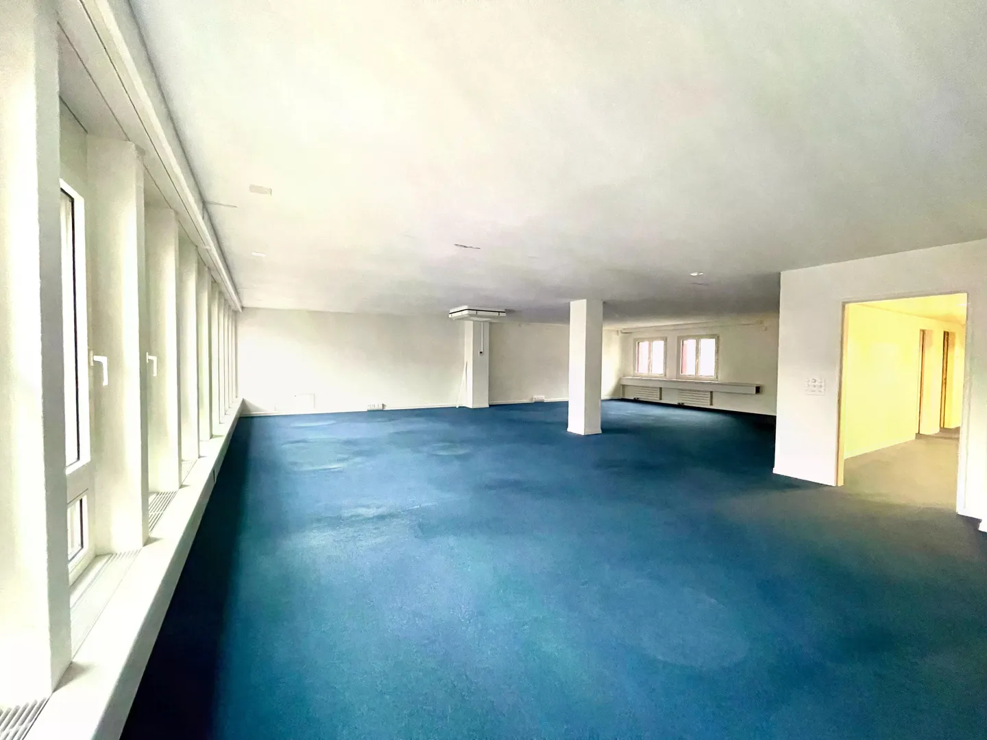 212 m² office space with window front for rent in Aarau - Photo 3 of 11