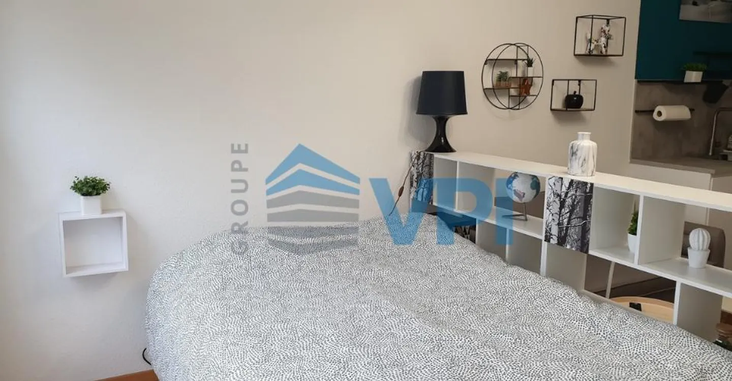 Tastefully furnished studio - Photo 5 of 13