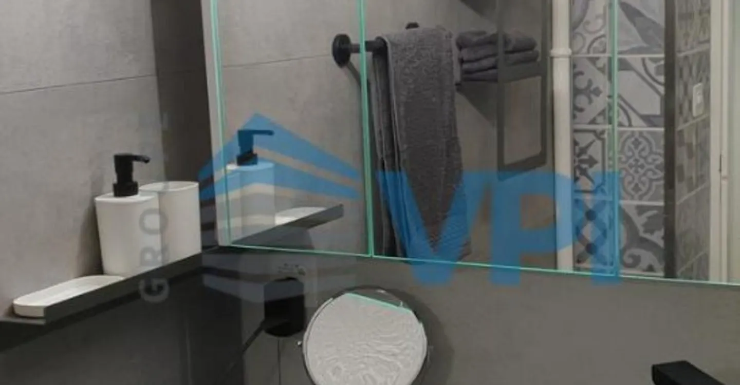 Tastefully furnished studio - Photo 8 of 13