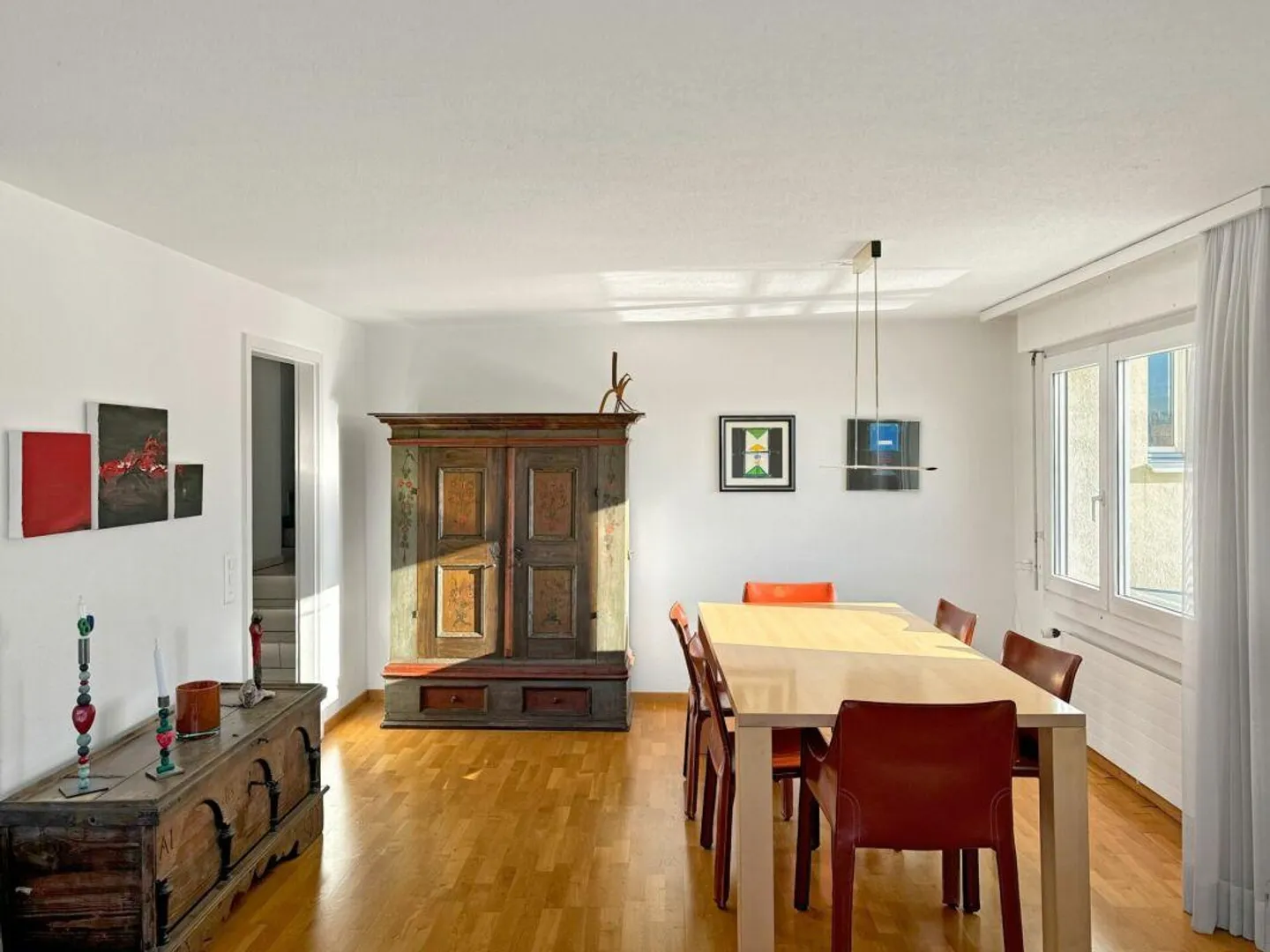 Einmalige Wohnlage mit grosser Terrasse und Cheminée zum Wohlfühlen - Foto 8 von 12