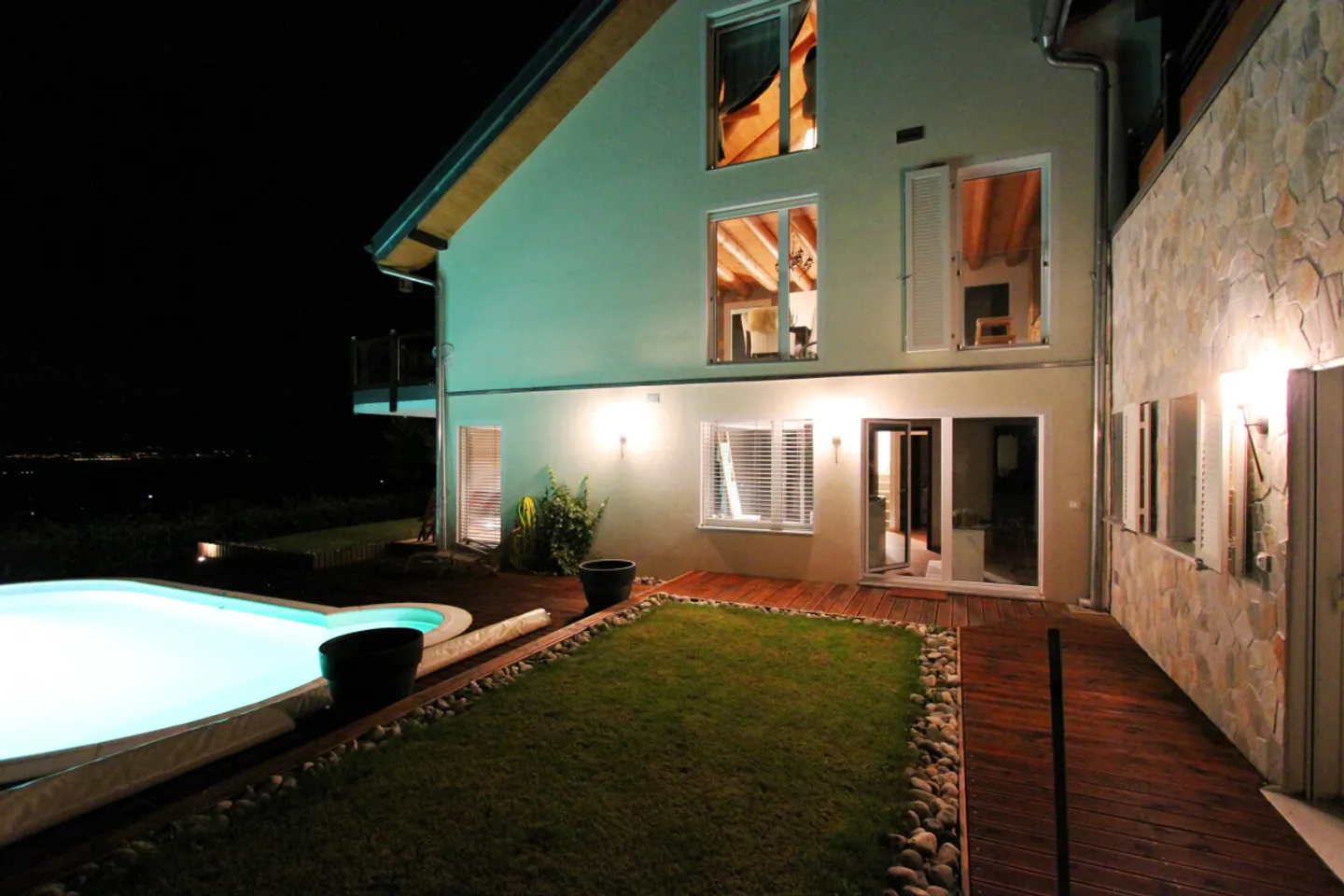 Villa avec piscine chauffée, vue panoramique sur le lac Léman et les Alpes - Photo 4 sur 13