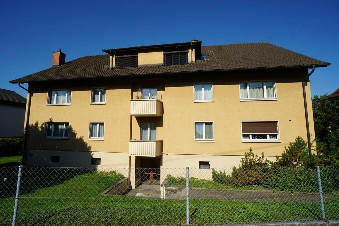 Appartement attrayant et petit avec balcon à Arlesheim - Photo 3 sur 9
