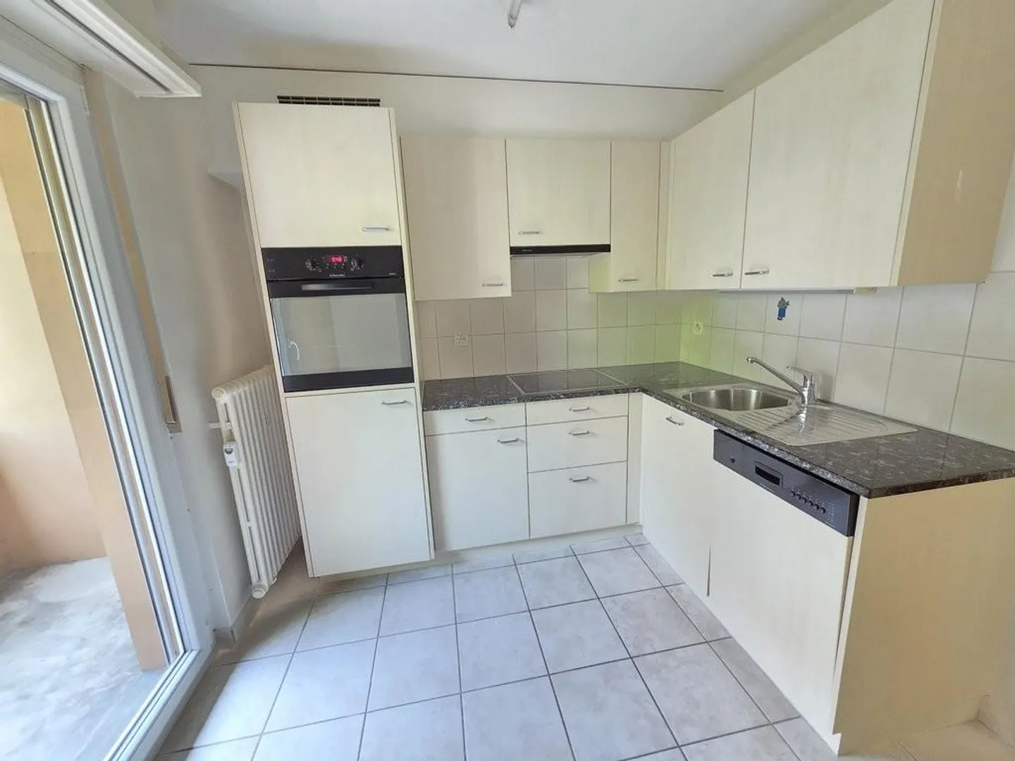 Appartement attrayant et petit avec balcon à Arlesheim - Photo 7 sur 9