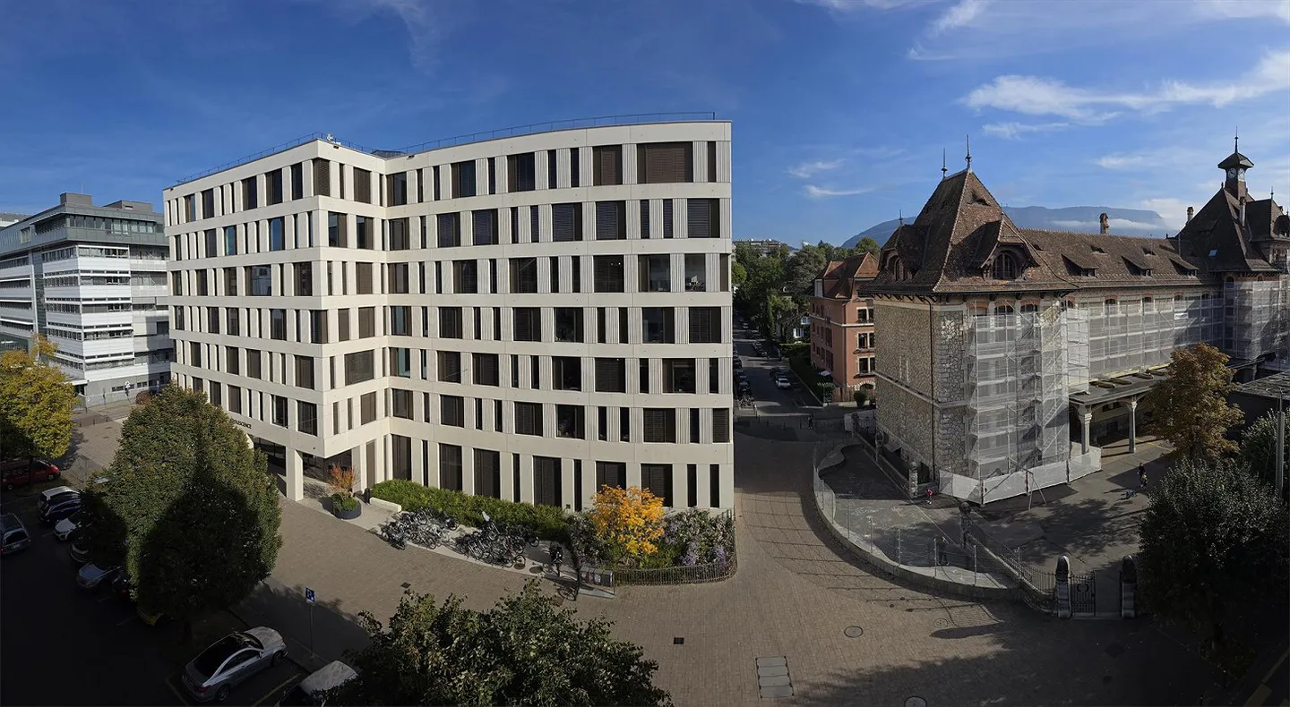 Moderne möblierte 1,5-Zimmer-Wohnung mit Balkon am Boulevard de la Cluse - Foto 13 von 13