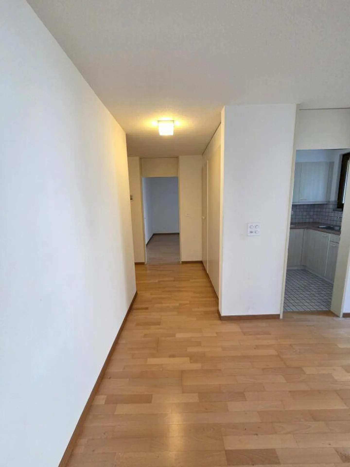 Luminoso appartamento di 2½ stanze a Buchrain - Foto 3 di 6