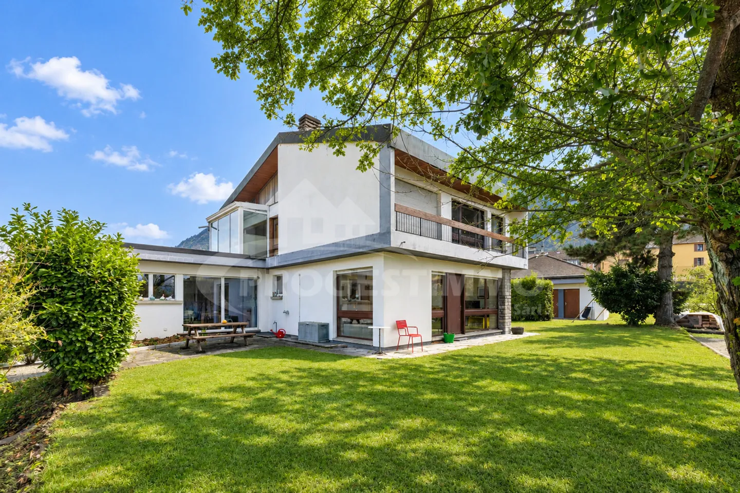 Rez-de-Chaussée Villa avec Jardin - Photo 8 sur 9