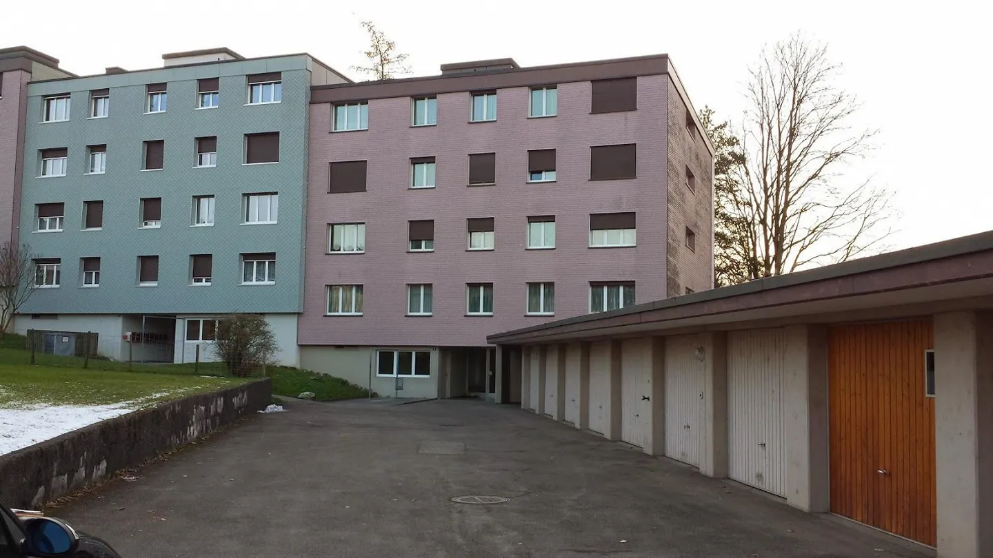 Modern 4.5 room apartment with unique living room - Photo 9 of 9