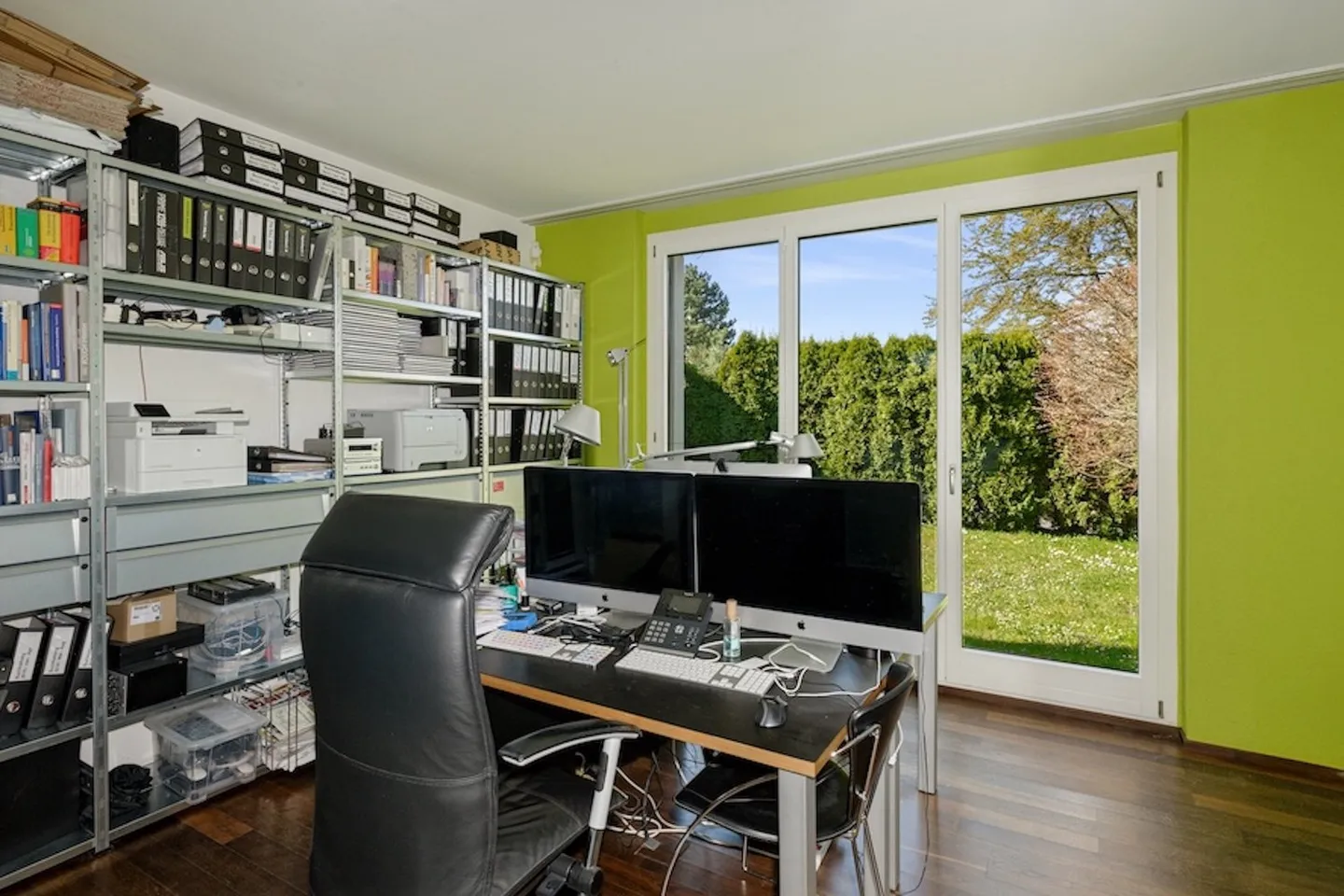 Spacious Garden Apartment with Studio - Photo 5 of 11