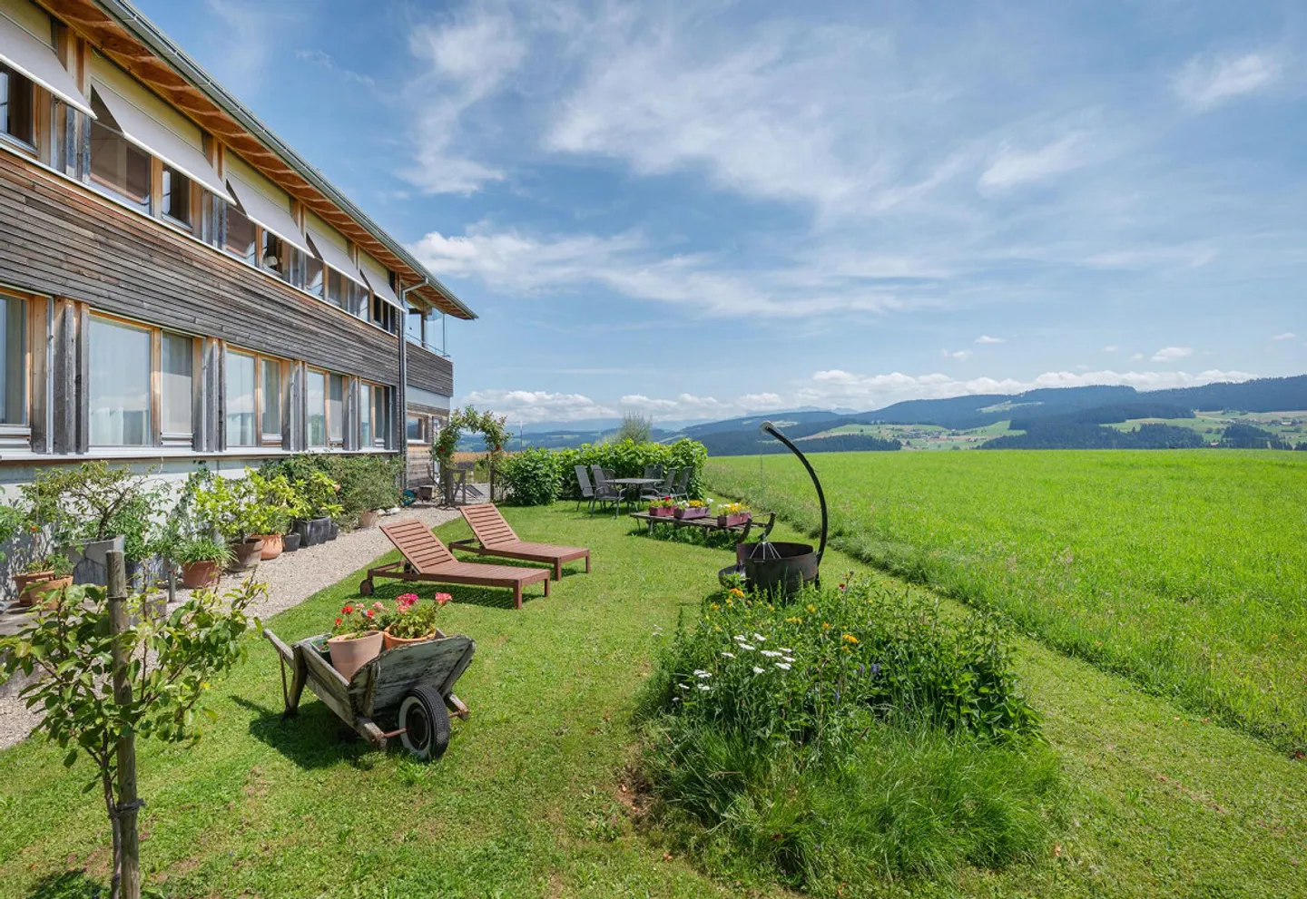 Well-kept seminar hotel - a place for tranquility, nature, and inspiration - Photo 4 of 15