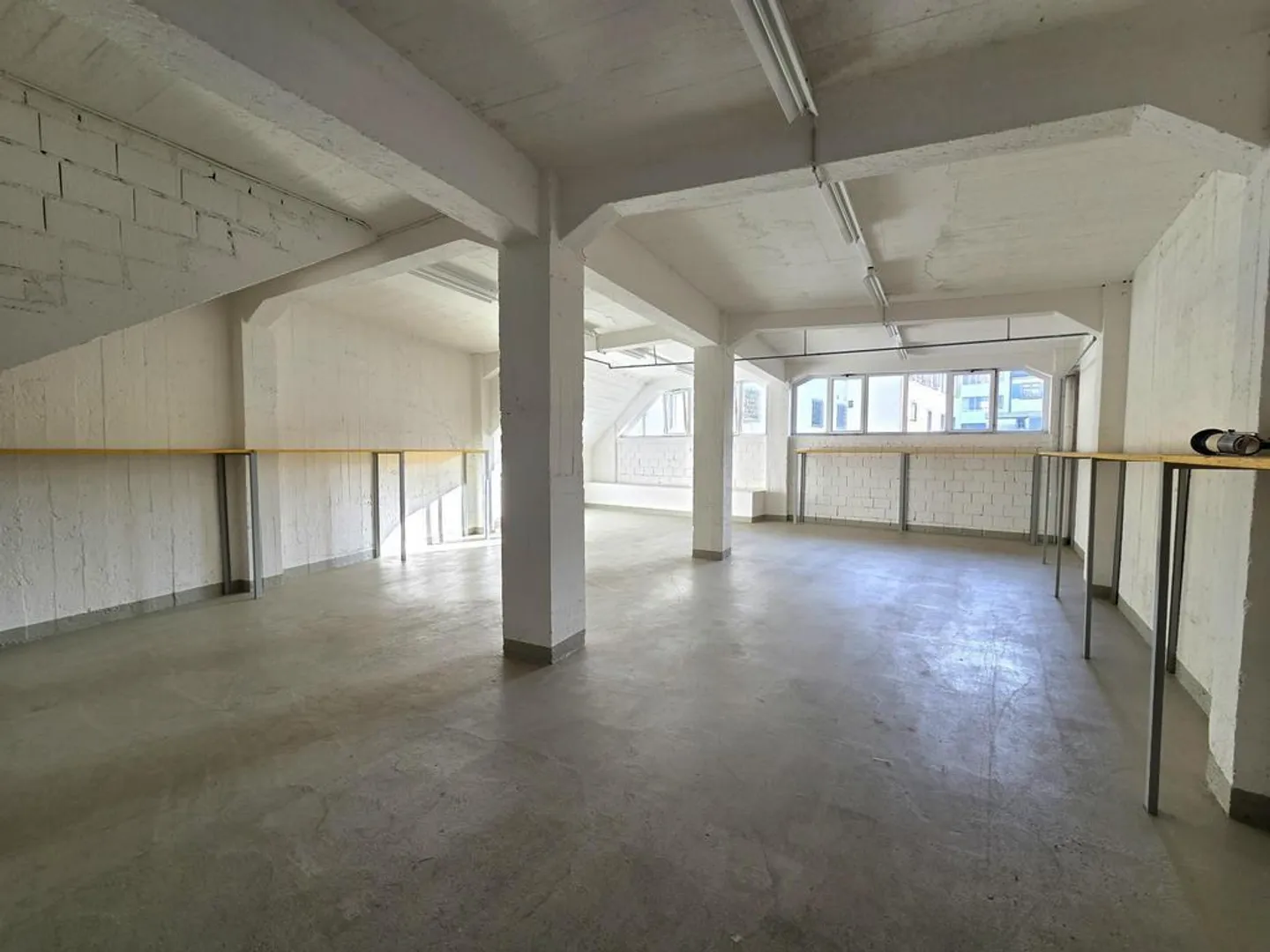 Geräumiger Gewerberaum in St. Gallen - Foto 1 von 4