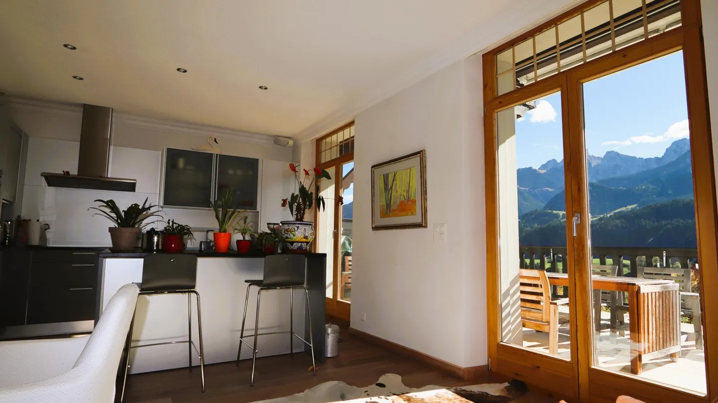 Stunning Apartment with Alpine Views - Photo 7 of 19