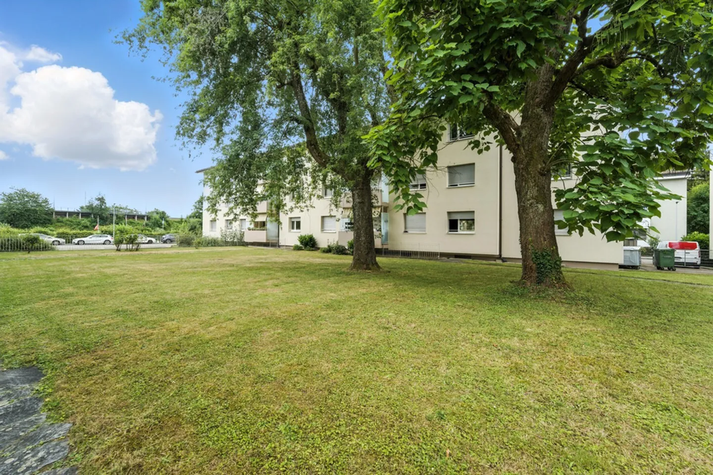 RUHIGE 2-ZIMMERWOHNUNG IN BEVORZUGTER LAGE VON RIEHEN - Foto 1 von 5