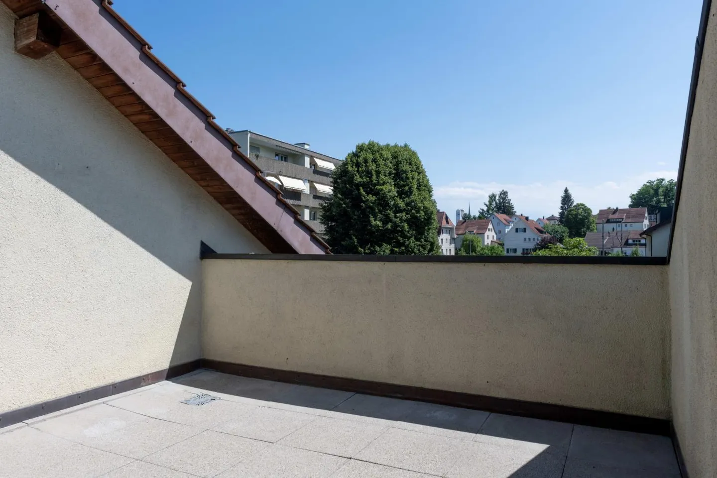 1 mois gratuit - bel et confortable appartement mansardé - Photo 5 sur 5