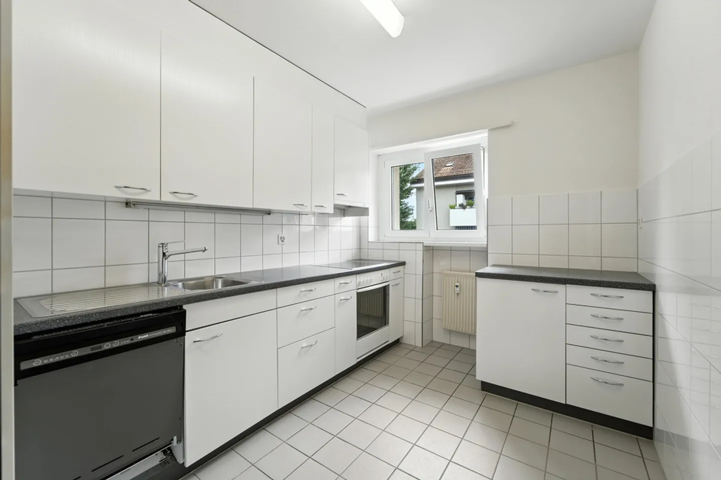 RUHIGE 2-ZIMMERWOHNUNG IN BEVORZUGTER LAGE VON RIEHEN - Foto 4 von 5